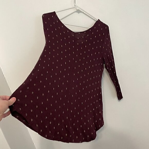 MAURICES 24/7 Patterned Tee Lattice V-Neckline Burgundy Maroon Red 3/4 Sleeve M - Picture 12 of 12